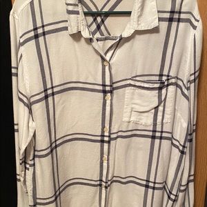 Old navy long sleeve shirt